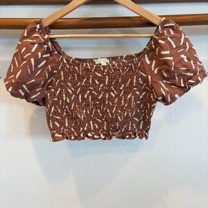 CLEANOUT 🖤 Endless Blu Smocked Puff Sleeve Crop Top – Brown Print – M